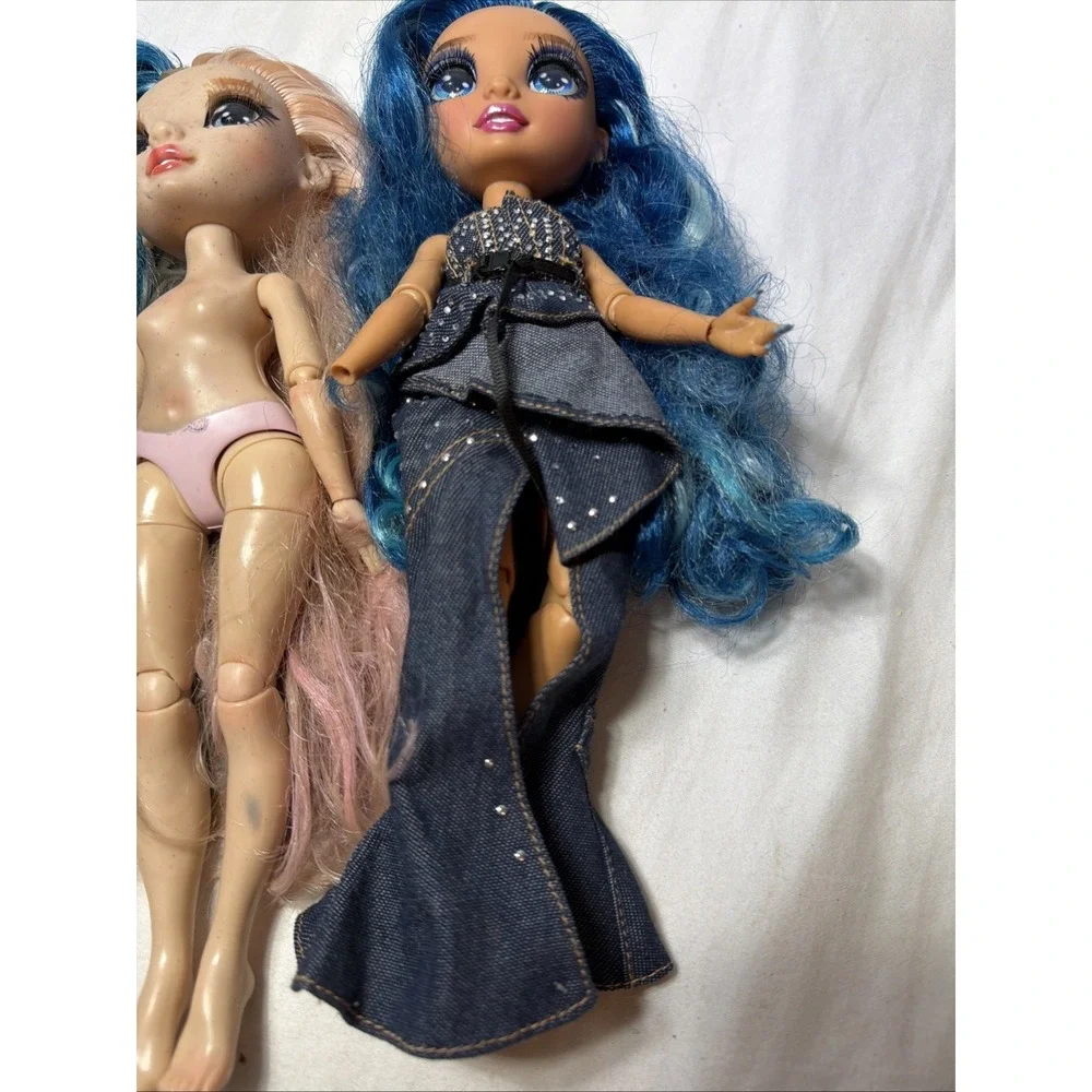 Lot Of 3 Rainbow High Dolls And 1 Bratz Doll